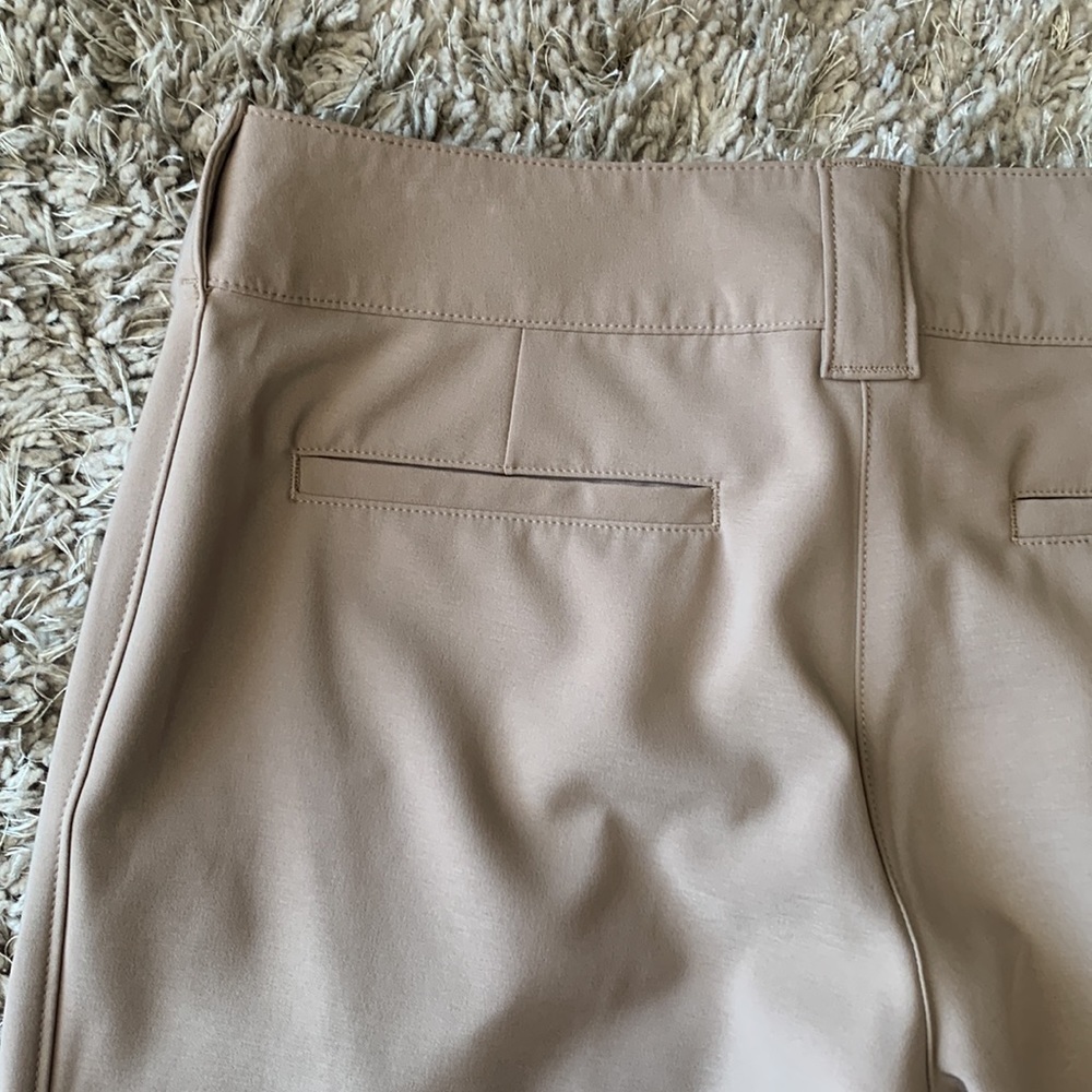OAKLEY Golf Shorts Tan - Picture 5 of 8